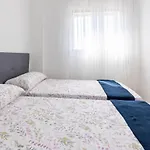 Ronda De Muleros 6 شقة